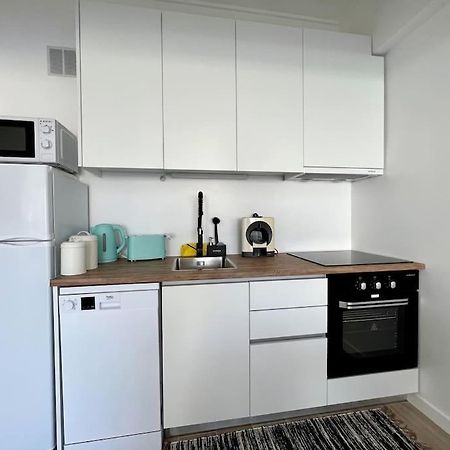 Apartamento Muito Central - 300 Metros Da Praia Lägenhet Costa de Caparica Exteriör bild