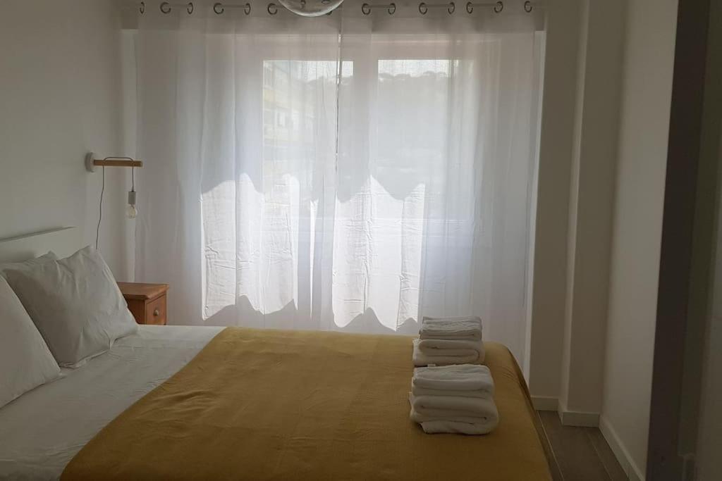 Apartamento Muito Central - 300 Metros Da Praia Lägenhet Costa de Caparica Exteriör bild